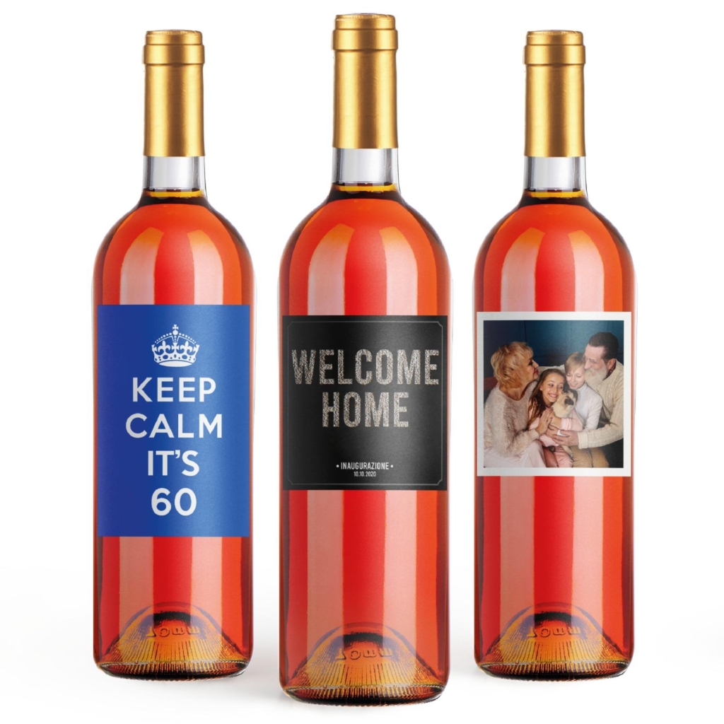 Tre bottiglie con etichette personalizzate